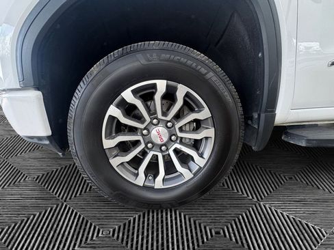 Used 2019 GMC Sierra 1500 AT4 w/ AT4 Premium Package image 9