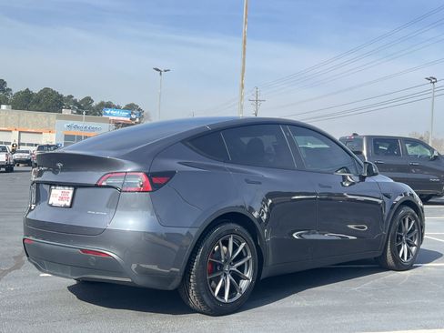 Used 2021 Tesla Model Y Long Range image 3