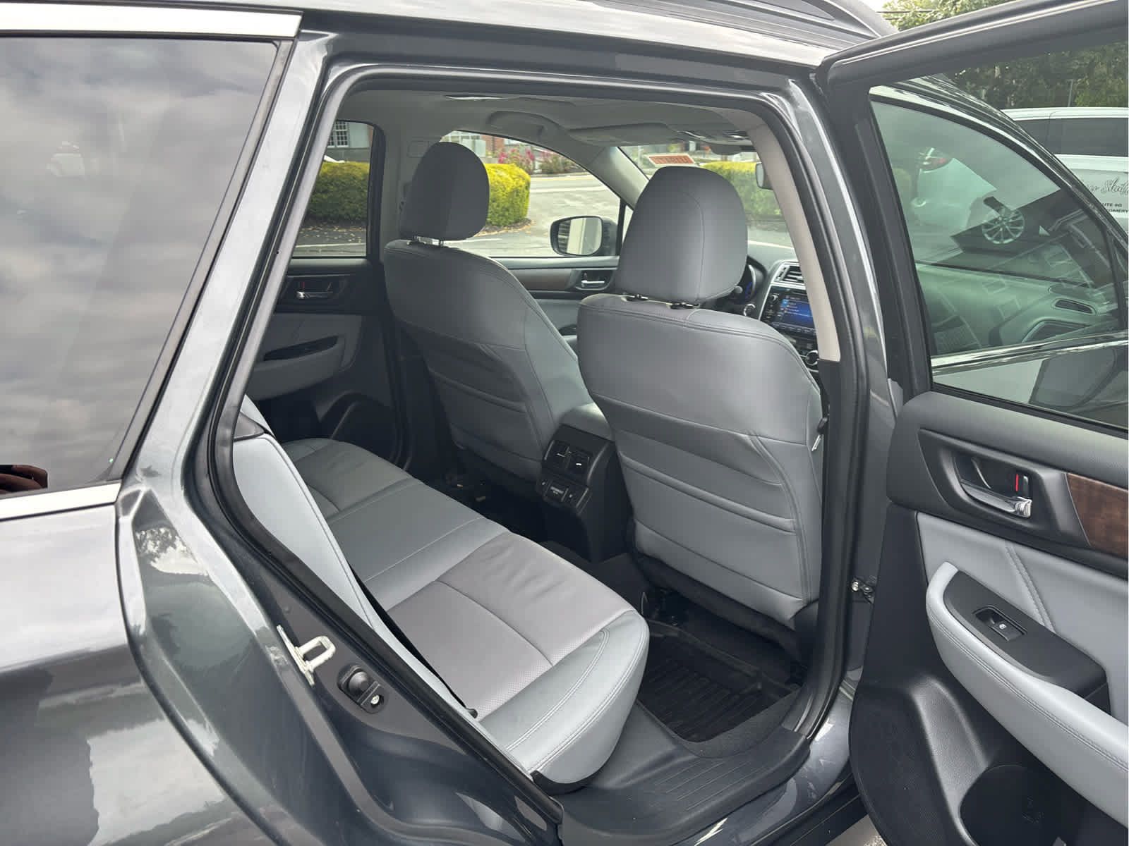 Used 2018 Subaru Outback 2.5i Limited AWD/4WD image 30
