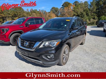 Used 2020 Nissan Pathfinder SV