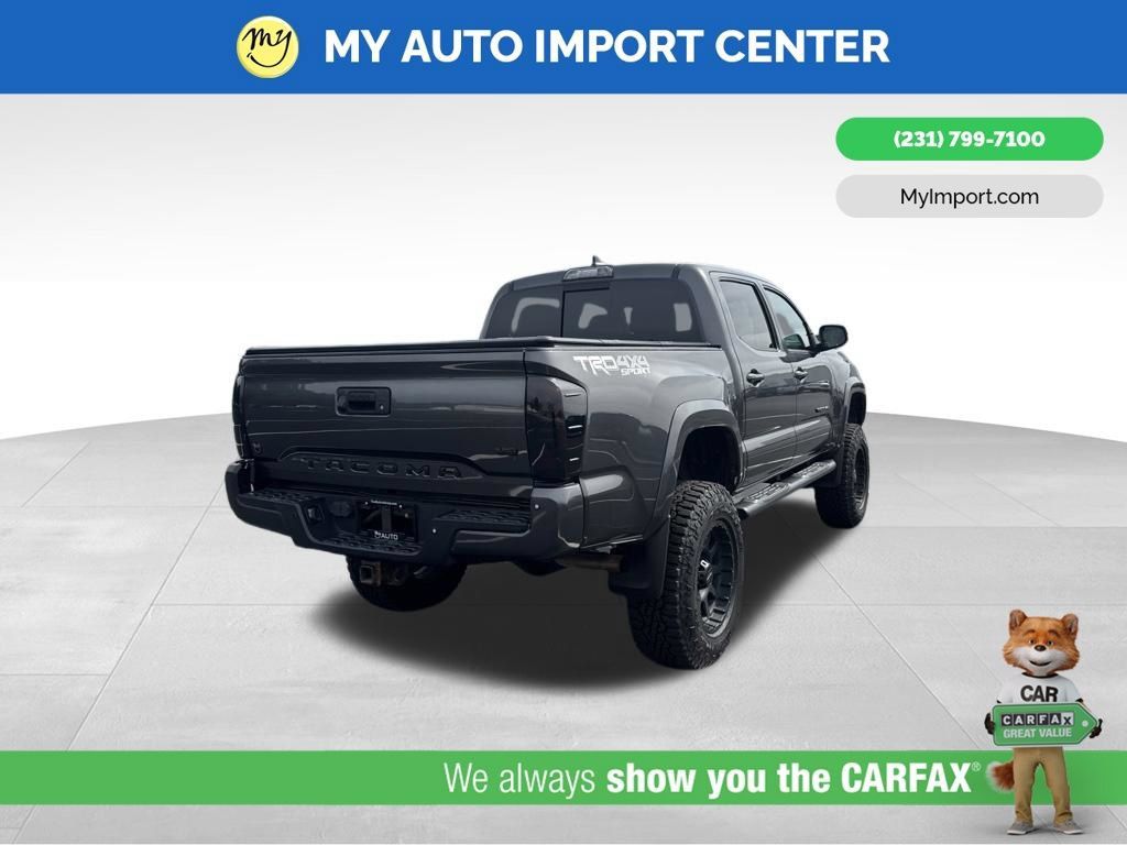 Used 2018 Toyota Tacoma TRD Sport AWD/4WD image 7