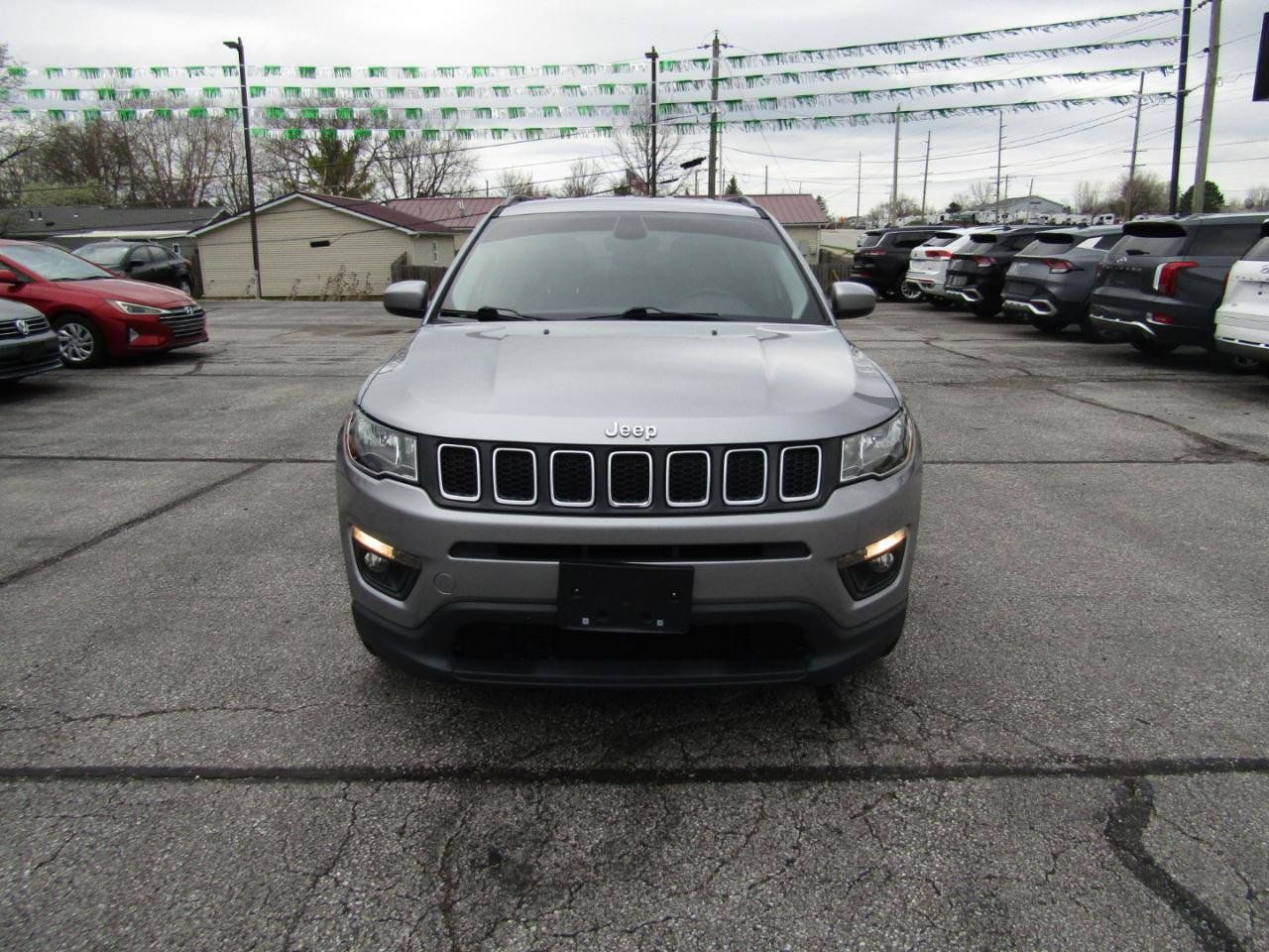 Used 2018 Jeep Compass Latitude w/ Popular Equipment Group FWD image 2