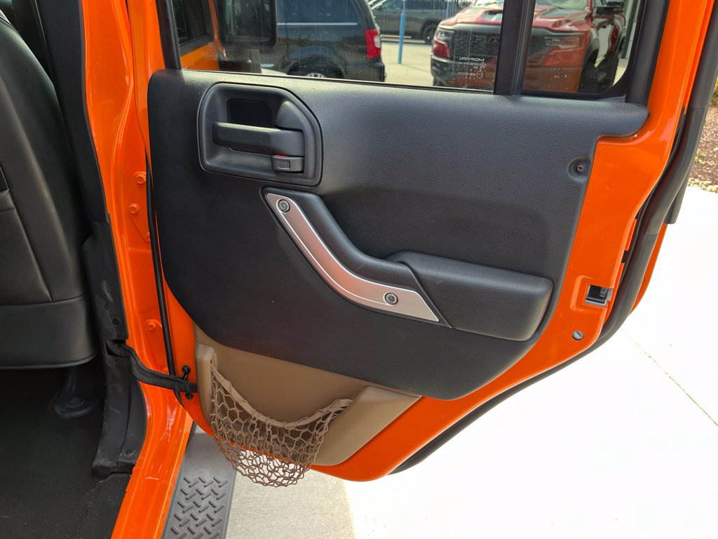 Used 2013 Jeep Wrangler Unlimited Rubicon w/ Connectivity Group AWD/4WD image 24