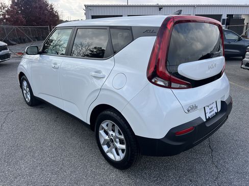 Used 2022 Kia Soul S image 5