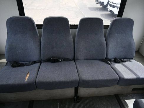 Used 2003 Ford E-450 and Econoline 450 RWD image 22