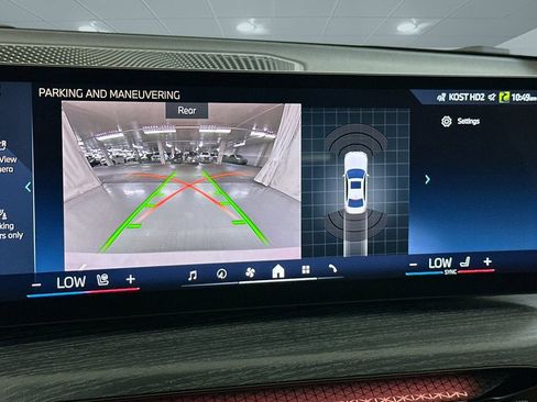 Used 2025 BMW 330i Sedan w/ Convenience Package image 22