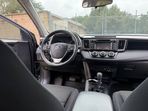 Used 2017 Toyota RAV4 LE FWD image 16