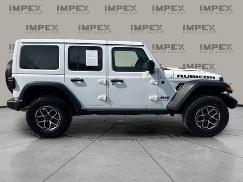 Used 2025 Jeep Wrangler Unlimited Rubicon w/ Convenience Group image 6