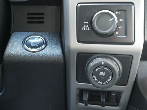 Used 2019 Ford F150 Platinum w/ Equipment Group 701A Luxury image 9