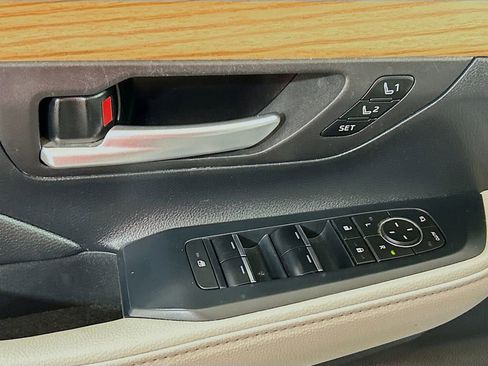 Used 2024 Toyota Grand Highlander AWD image 15