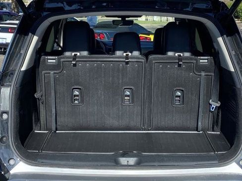 Used 2023 Nissan Pathfinder Platinum image 23