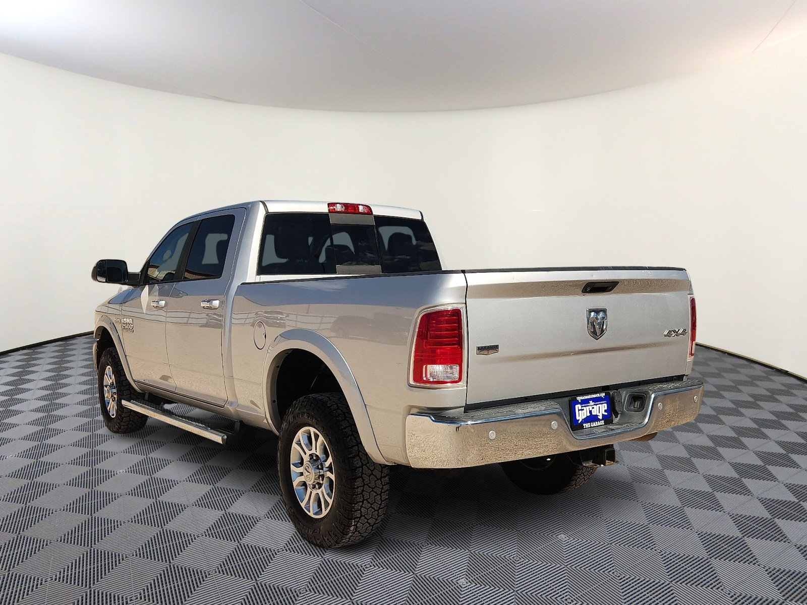 Used 2016 RAM 2500 Laramie AWD/4WD image 3