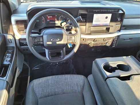 Used 2024 Ford F350 XLT image 9