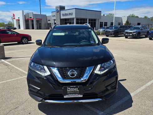 Used 2017 Nissan Rogue SV AWD/4WD image 2