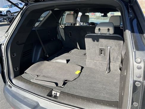 Used 2023 Chevrolet Traverse LS image 17