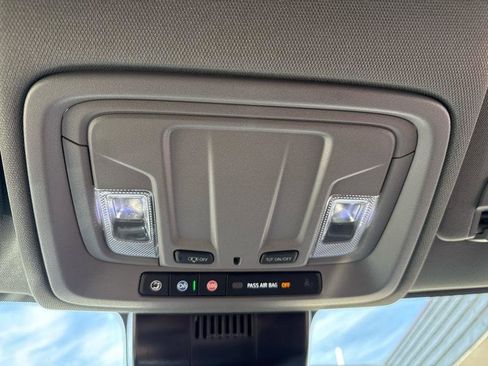 Used 2025 GMC Sierra 1500 SLT image 15