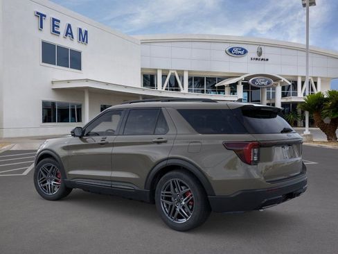 New 2026 Ford Explorer ST-Line w/ ST-Line Street Pack image 4