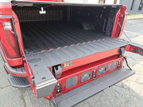 Used 2024 GMC Sierra 2500 Denali w/ Technology Package AWD/4WD image 25