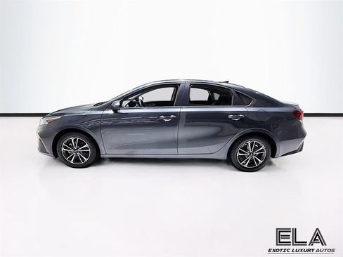 Used 2023 Kia Forte LXS FWD image 5
