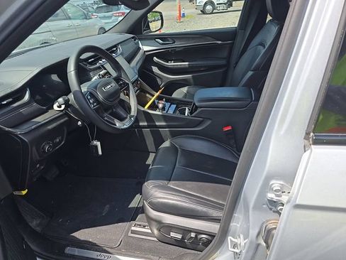 Used 2023 Jeep Grand Cherokee L Overland AWD/4WD image 3
