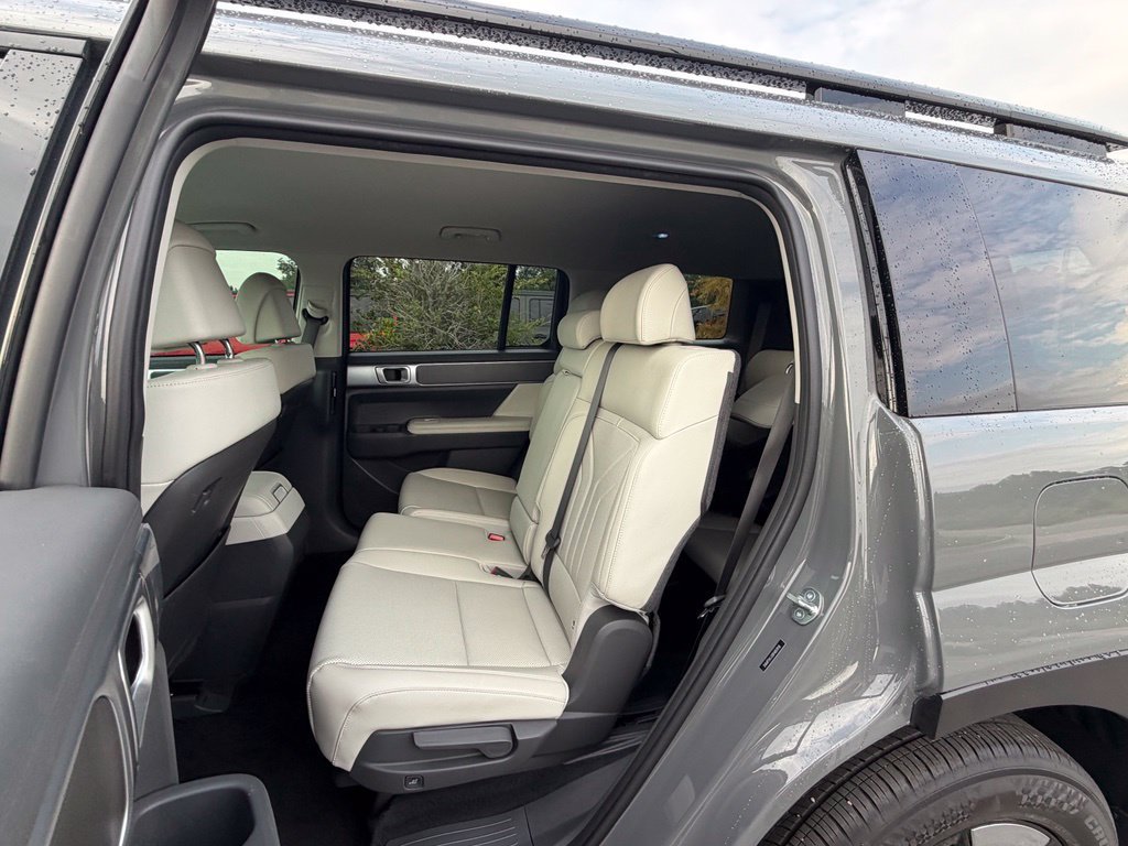 Used 2024 Hyundai Santa Fe SEL FWD image 34