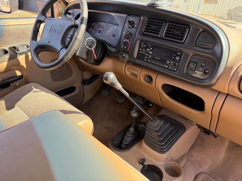 Used 1998 Dodge Ram 2500 Truck SLT LARAMIE 4X4 5spd MANUAL 5. image 30