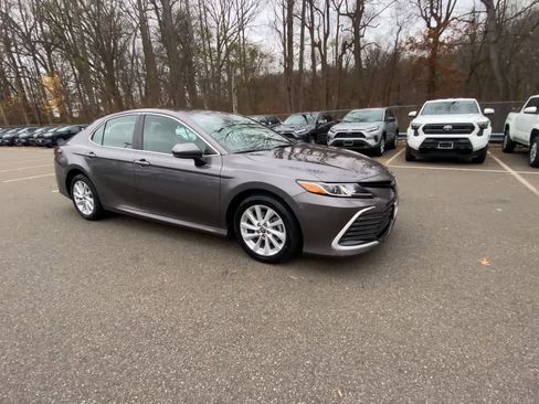 Used 2023 Toyota Camry LE image 10