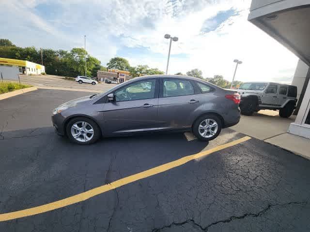 Used 2014 Ford Focus SE w/ SE Winter Package FWD image 19
