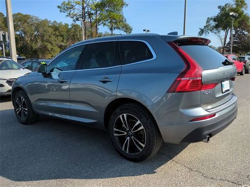 Used 2021 Volvo XC60 T5 Momentum w/ Premium Package image 6