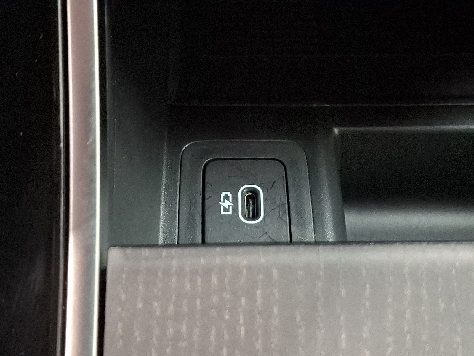 Certified 2026 Land Rover Range Rover Velar S AWD/4WD image 24