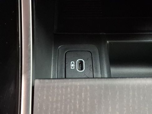 Certified 2026 Land Rover Range Rover Velar S AWD/4WD image 24
