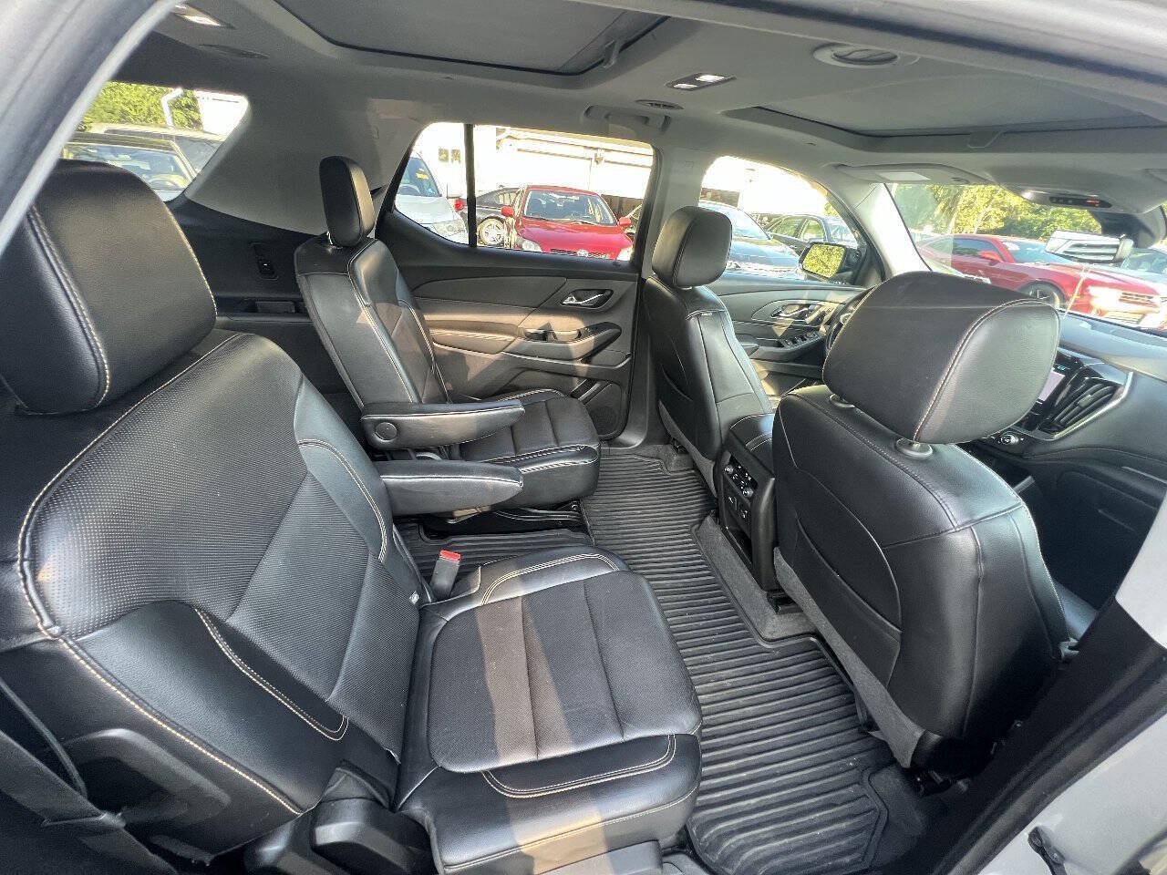 Used 2018 Chevrolet Traverse Premier w/ Redline Edition AWD/4WD image 17