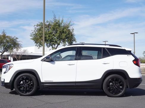 Certified 2022 GMC Terrain SLT w/ Elevation Edition image 2