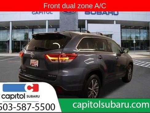 Used 2018 Toyota Highlander XLE image 3