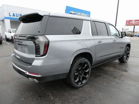 New 2026 Chevrolet Suburban High Country image 4