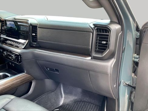 Used 2025 Chevrolet Silverado 1500 LT Trail Boss w/ Convenience Package II AWD/4WD image 36