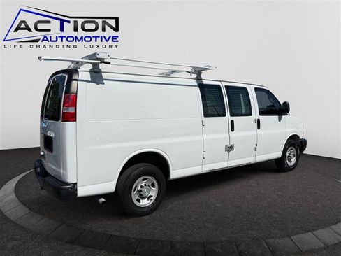 Used 2017 Chevrolet Express 2500 Extended RWD image 8