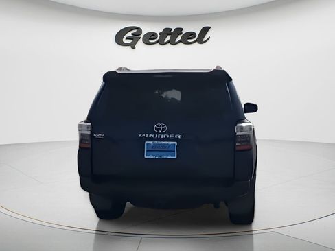 Used 2018 Toyota 4Runner SR5 image 7