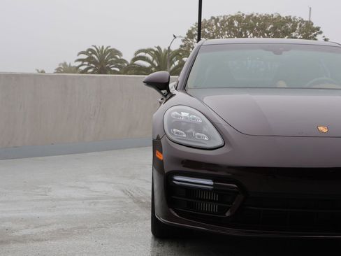 Certified 2022 Porsche Panamera Platinum Edition image 12