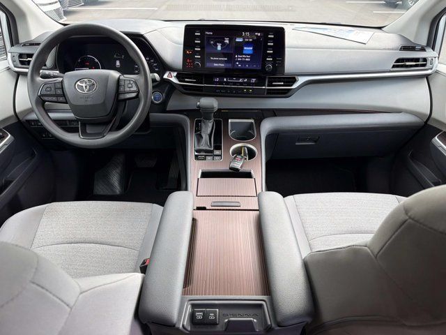 Used 2024 Toyota Sienna LE w/ LE Plus Package AWD/4WD image 18