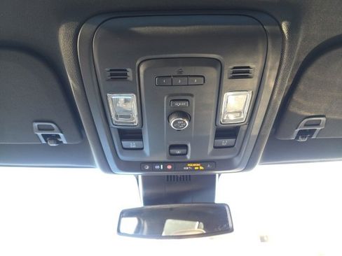 Used 2023 GMC Yukon SLT image 19