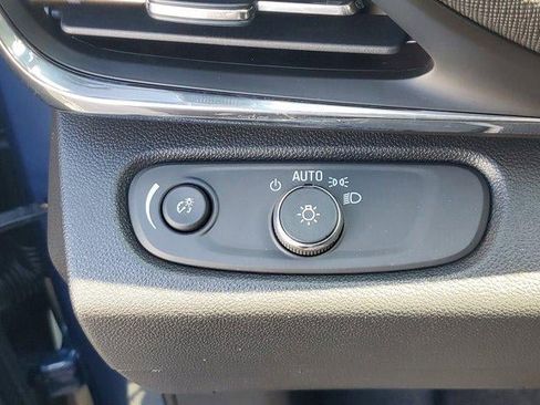 Used 2025 Buick Envista Preferred w/ Advanced Safety Package FWD image 34