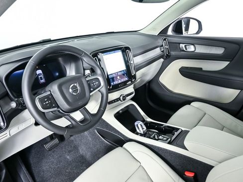 New 2026 Volvo XC40 B5 Plus w/ Protection Package Premier AWD/4WD image 4