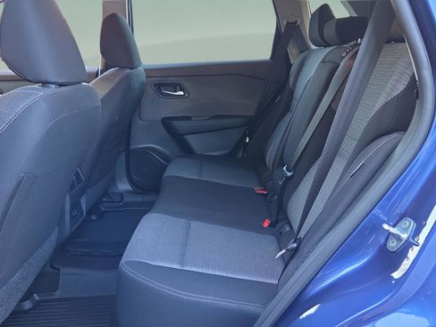 Used 2023 Nissan Rogue SV image 10