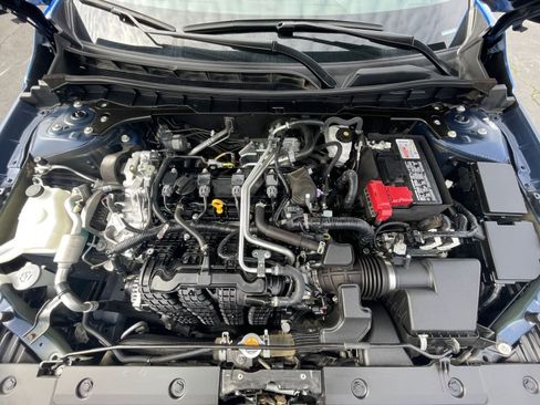 Used 2025 Nissan Altima 2.5 SV image 32