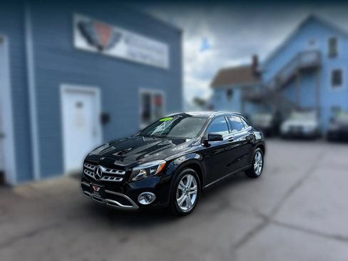 Used 2020 Mercedes-Benz GLA 250 4MATIC image 4