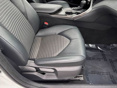 Used 2021 Toyota Camry SE image 32