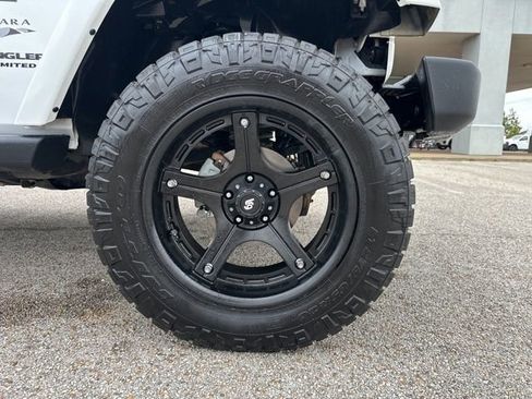 Used 2015 Jeep Wrangler Unlimited Sahara w/ Max Tow Package image 43