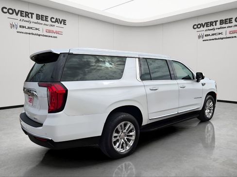 Used 2022 GMC Yukon XL SLT w/ SLT Premium Package image 9