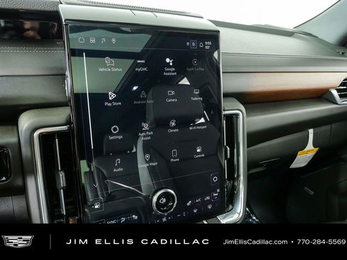 Used 2025 GMC Yukon XL Denali w/ Sun & Power Step Package AWD/4WD image 13
